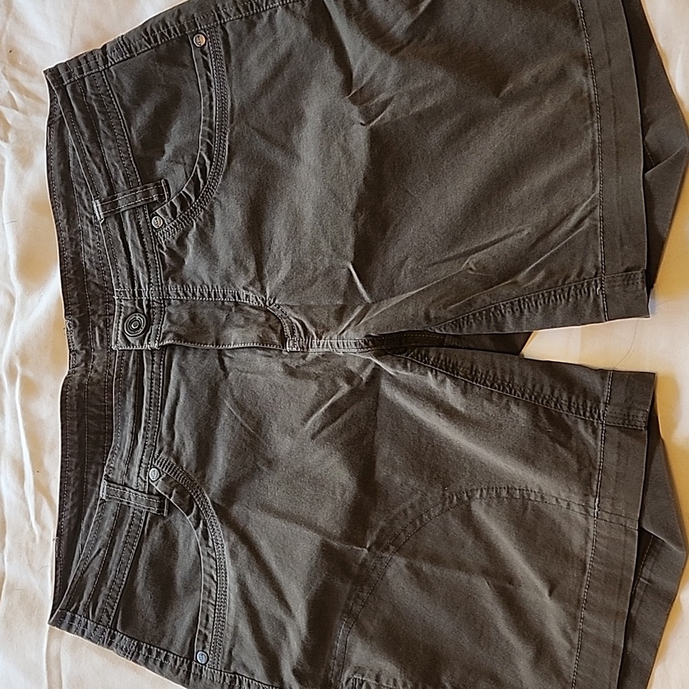 KUHL- shorts - size 10 brown/green color